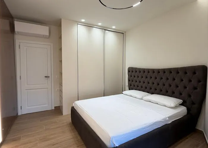 Luxury R&i Apartment